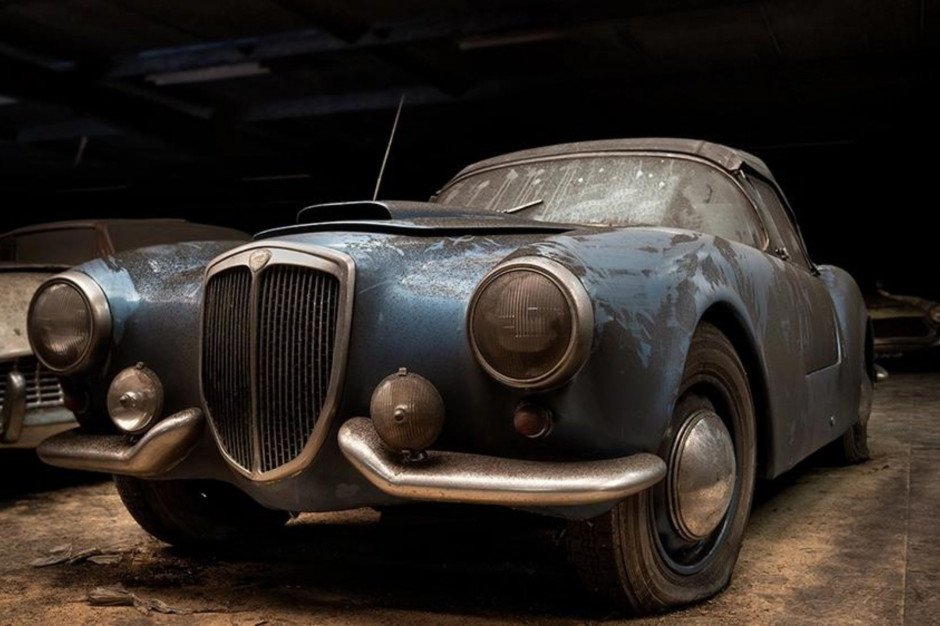 W Holandii odkryto kolekcję 230 klasycznych aut / fot. Gallery Aaldering/Classic Car Auctions