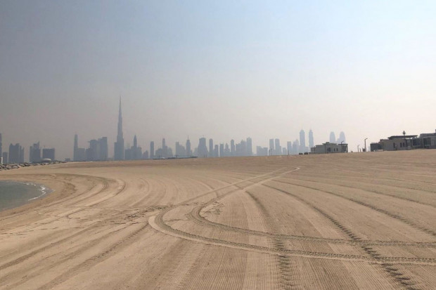 Dubaj: "Najbardziej luksusowa z luksusowych" pusta działka z piaskiem sprzedana za 34 miliony dolarów