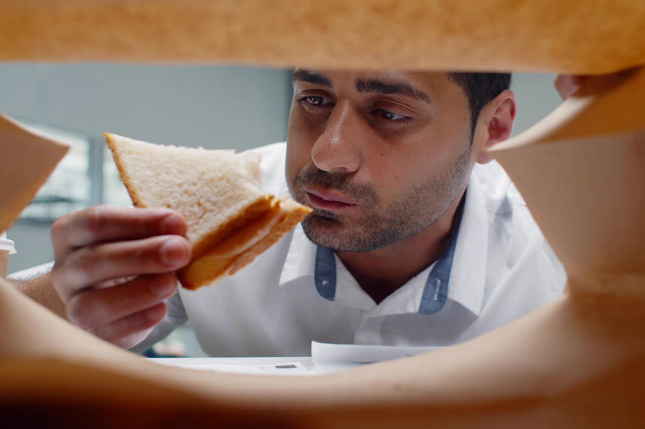Metoda kanapki nie działa? Ci badacze twierdzą, że jest lepszy sposób na konstruktywną krytykę / Shutterstock