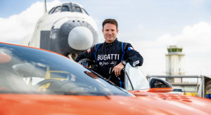 Wyjątkowy prezent od Bugatti. 18 szczęśliwców testowało kosmiczną prędkość Chirona w centrum kosmicznym na Florydzie/ materiały prasowe Bugatti