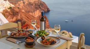 GRECKA KUCHNIA: 10 zwyczajów kulinarnych, które stosują Grecy
