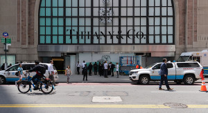 NOWY JORK: Kultowy butik Tiffany & Co. stanął w płomieniach zaledwie dwa miesiące po otwarciu