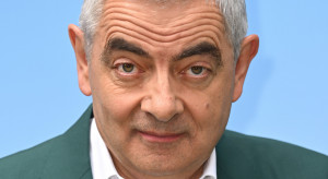 Rowan Atkinson - wszyscy kojarzą go z roli głupola, ale na koncie ma 150 milionów. Na co wydaje pieniądze słynny Jaś Fasola?