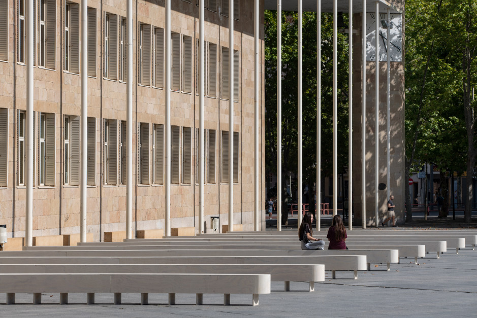 HISZPANIA: Niezwykłe ławki w Logroño autorstwa Pawła Grobelnego z prestiżową nagrodą DNA PARIS DESIGN AWARD / fot. Josema Cutillas