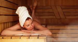 Korzystasz z sauny podczas podróży? Sprawdź, w których krajach możesz wejść tam nago, a gdzie lepiej założyć strój kąpielowy