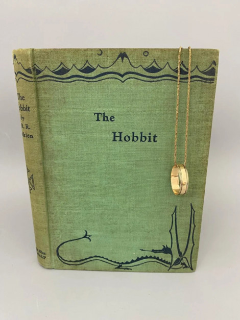 Pierwsze wydanie Hobbita / Cancer Research UK