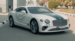 Policja w Dubaju ma nowy radiowóz. Ten luksusowy Bentley wart jest 300 tys. dolarów
