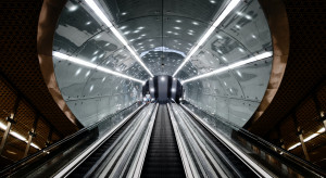 Jak wyglądać będzie Polska w 2030 roku? Tak widzi to Sztuczna Inteligencja / Unsplash - Warszawskie metro, fot. Michael Matloka