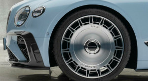 Bentley Continental GT w kolorze Baby Blue. Tuning od Mansory inny niż zwykle