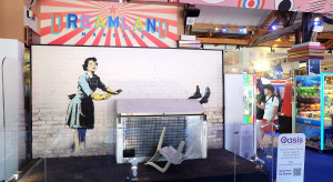 Teraz możesz kupić kawałek Banksy'ego za kilkaset złotych. Słynny mural - walentynka trafił na sprzedaż / Getty Images