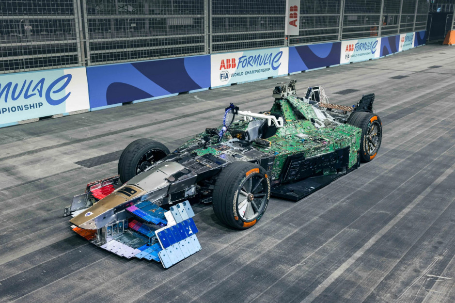 Bolid wzorowany na Formule E stworzony z elektrośmieci / Envision Racing