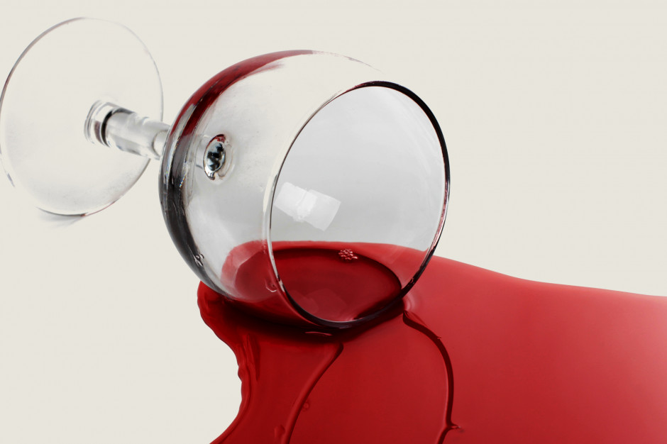 Wino rozlało się w portugalskiej wiosce / Shutterstock