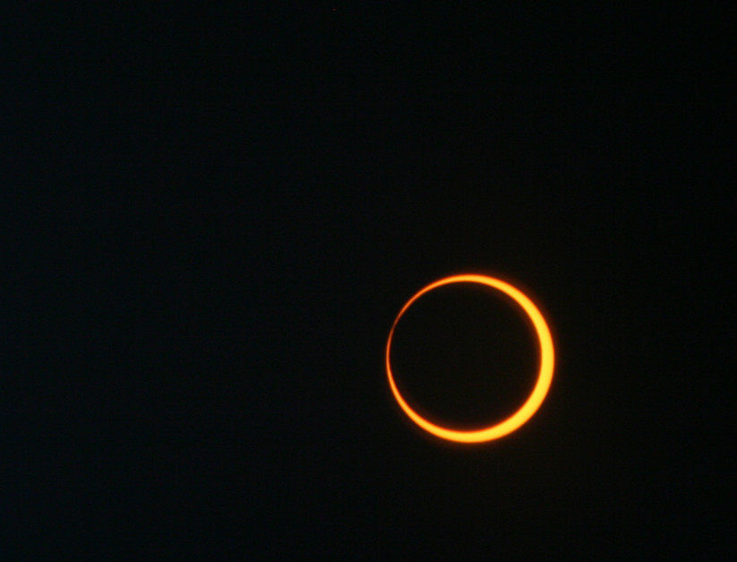 Pierścieniowe zaćmienie Słońca / NASA