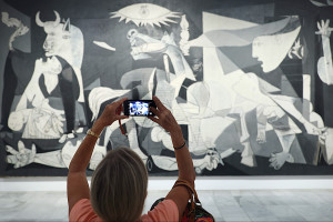 MADRYT: "Guernikę" Pabla Picassa wreszcie można fotografować / Getty Images