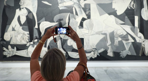 MADRYT: "Guernikę" Pabla Picassa wreszcie można fotografować. Czy to zasługa Micka Jaggera?