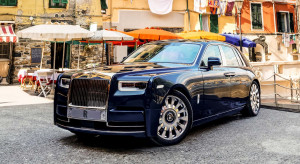 Angielski Rolls-Royce i włoskie La Dolce Vita. Ten luksusowy samochód inspirowany jest najpiękniejszą wioską na świecie!