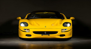 Unikatowe Ferrari F50 na sprzedaż. Nie tylko kolor zaskoczy kolekcjonerów