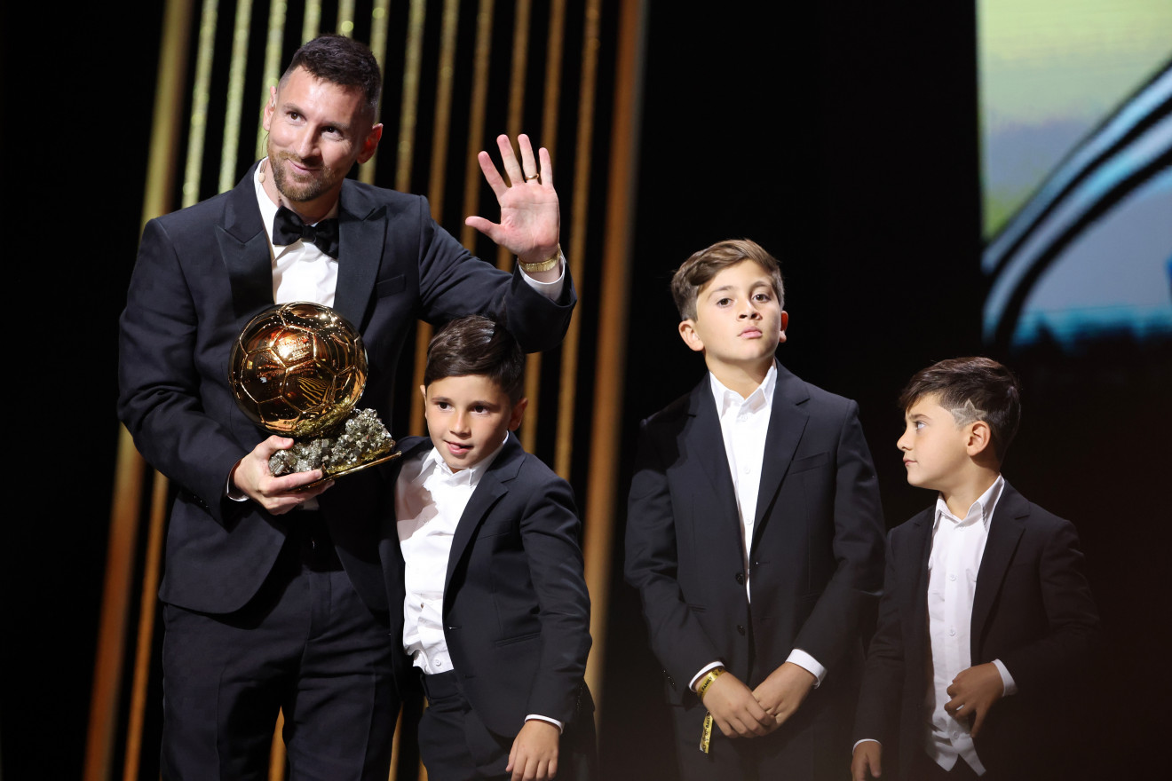 Mesi Raz Leo Messi z ósmą Złotą Piłką w historii. Prawdziwy fenomen i duma ...