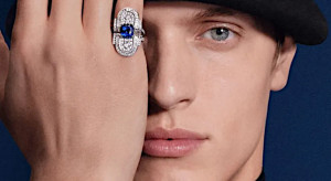 Prawdziwi mężczyźni noszą perły, pierścionki i broszki. Rewolucja w świecie męskiej biżuterii!/ materiały prasowe Boucheron
