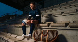 Antoine Dupont - francuska gwiazda rugby - w olimpijskim projekcie Louis Vuitton / materiały prasowe