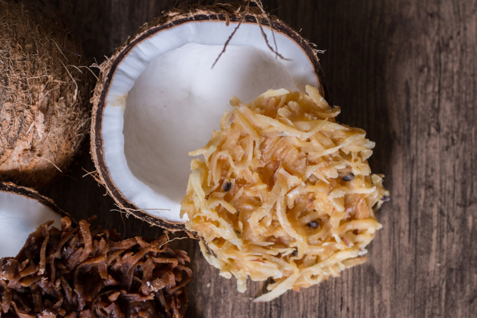 Cocadas z Ameryki Południowej - Kokosowe przysmaki na Wielkanoc / Shutterstock