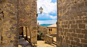 Hum - chorwacka perełka Istrii i najmniejsze miasteczko świata / Shutterstock