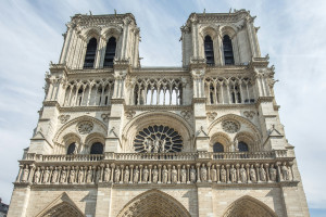 Arcydzieła uratowane z pożaru katedry Notre Dame zostaną wystawione w Paryżu / Cassie Gallegos, Unsplash