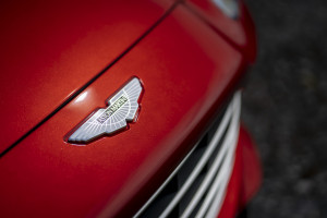 Aston Martin wraca do kultowego modelu Lamborghini. Co wiemy o tajemniczym projekcie &quot;Rambo&quot;?