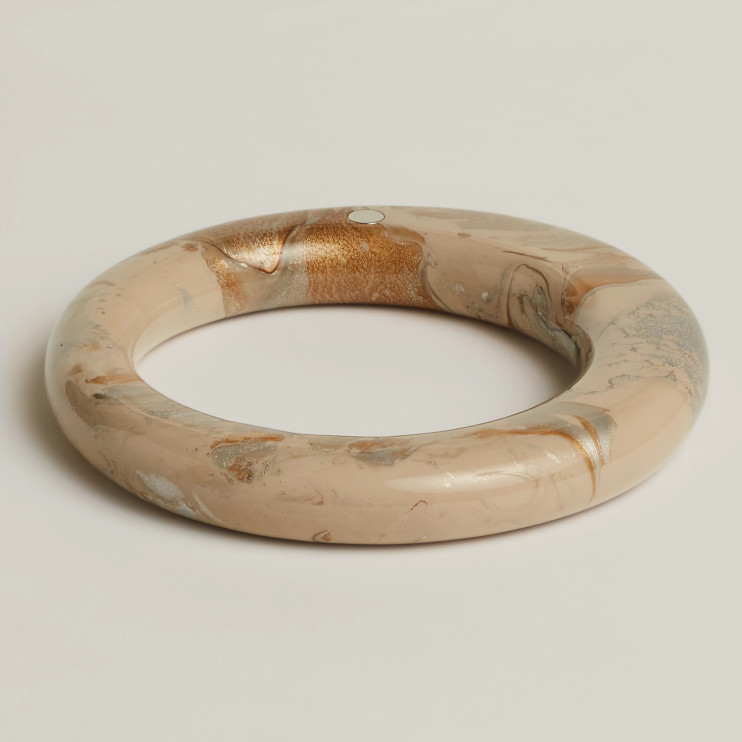 Pulsera de mármol de Hermes / Materiales de prensa