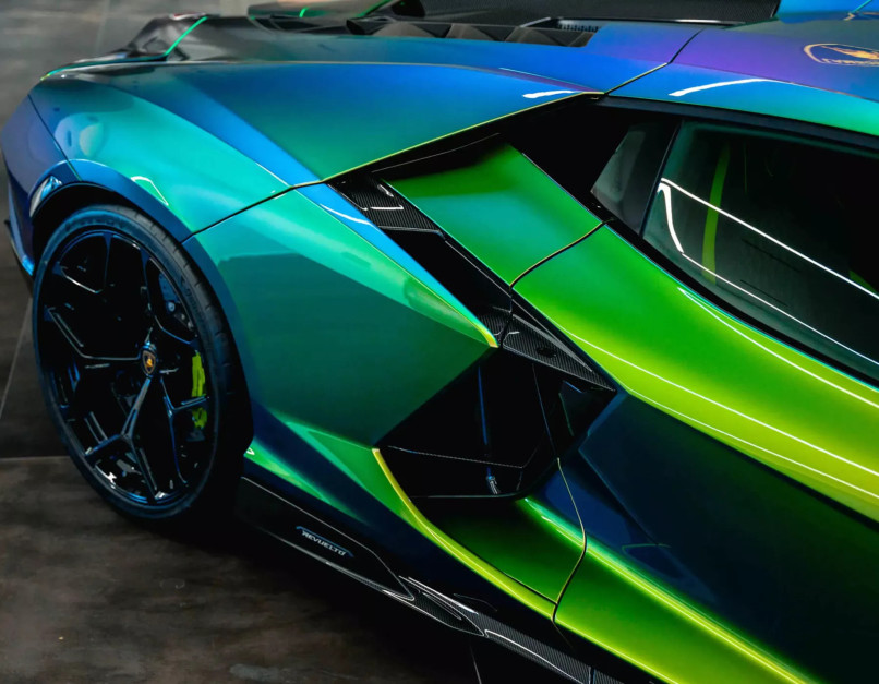 New Lamborghini Rotterdam in unique colors /Lamborghini Rotterdam