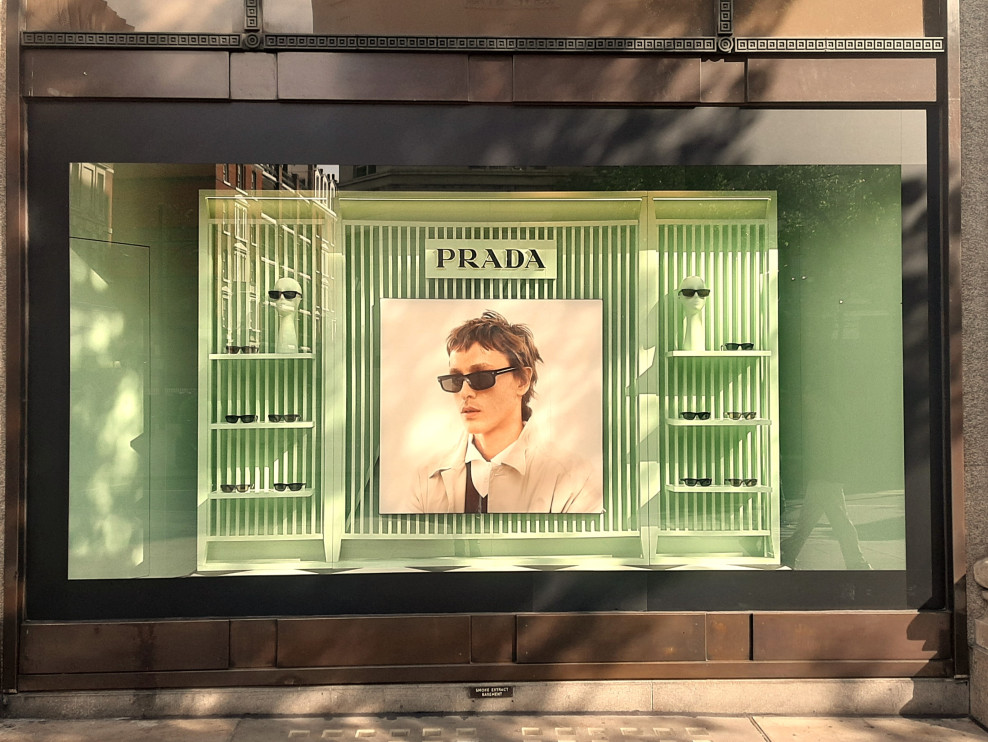 Prada boutique in London / Shutterstock
