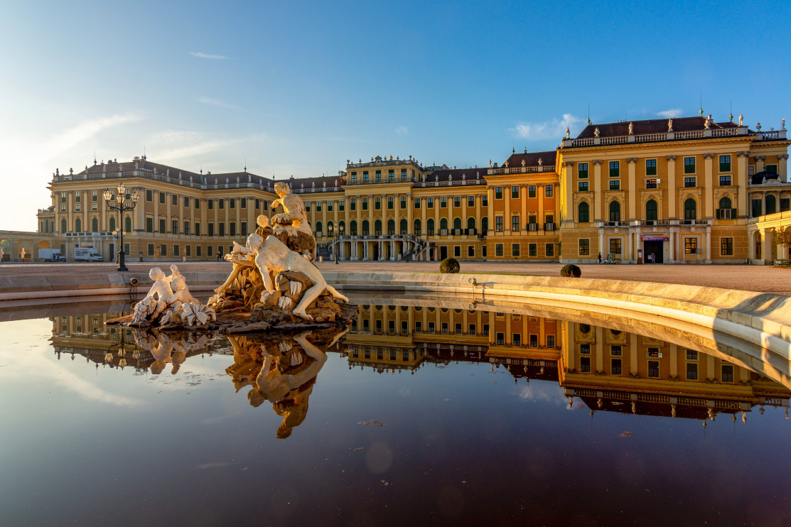 Schoenbrunn Palace in Vienna / Shutterstock