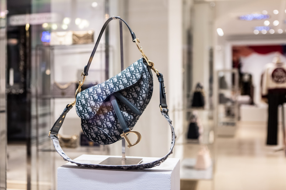 Dior Saddle Bag: una borsa con un potenziale di investimento / Shutterstock