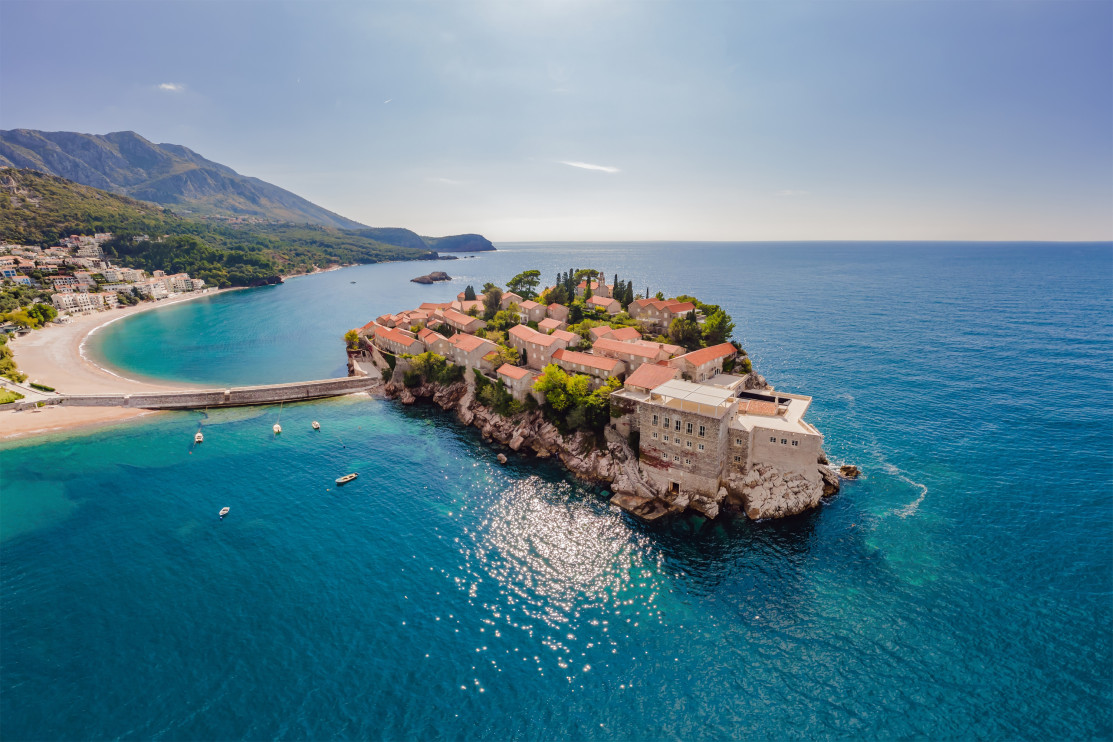 Sveti Stefan Karadağ / Shutterstock