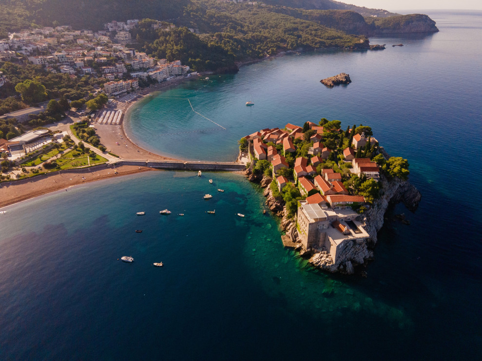 Sveti Stefan Karadağ / Shutterstock