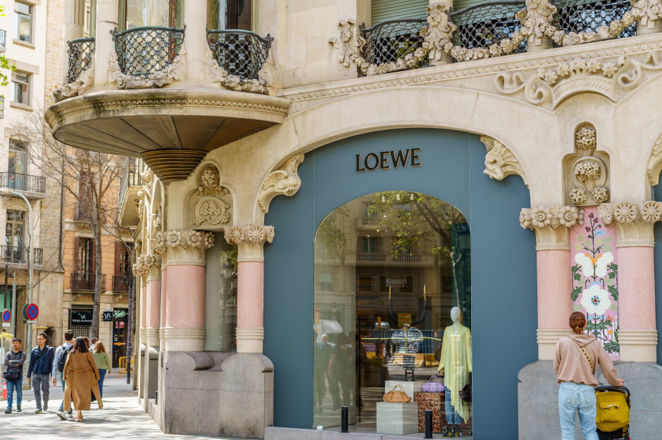 Loewe store in Barcelona / Shutterstock