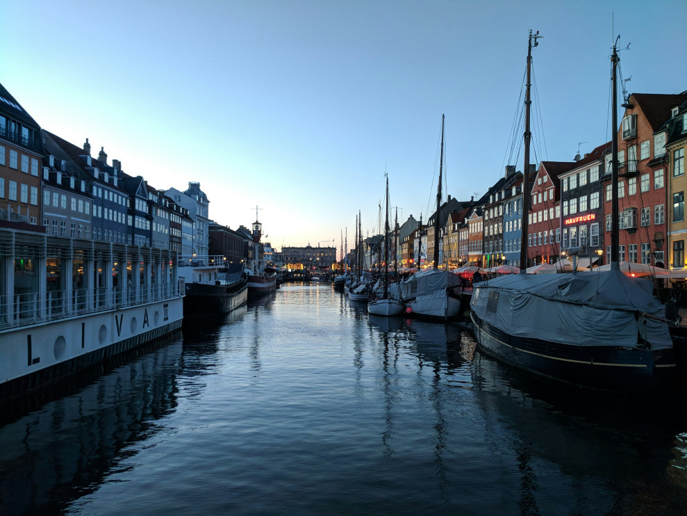 Copenaghen/foto Unsplash ji.mmm.yy