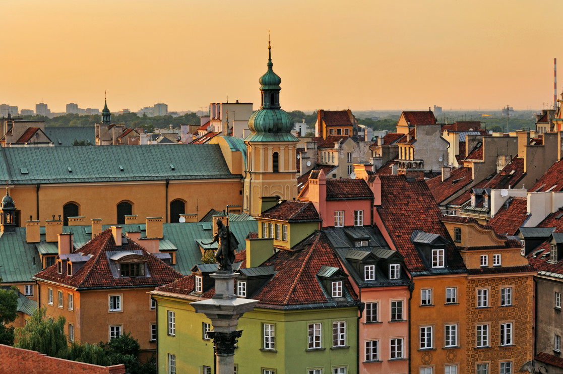 Warsaw Old Town / Shutterstock