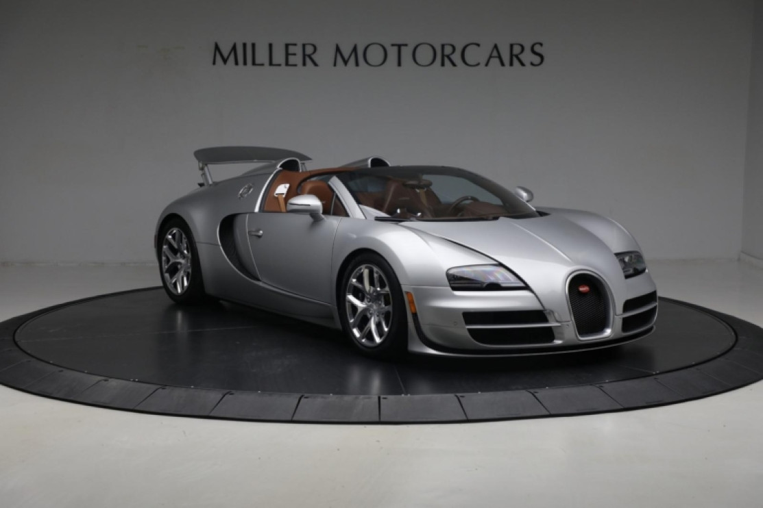 Arnold Schwarzenegger's Bugatti Veyron/foto Instagram @millermotorcars