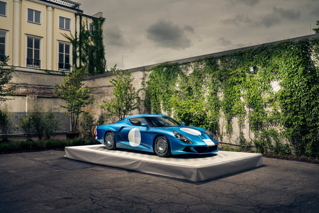 AGTZ Twin Tail apresentado na NADA Villa Varsóvia 2025 / Well.pl, foto de Michał Leja