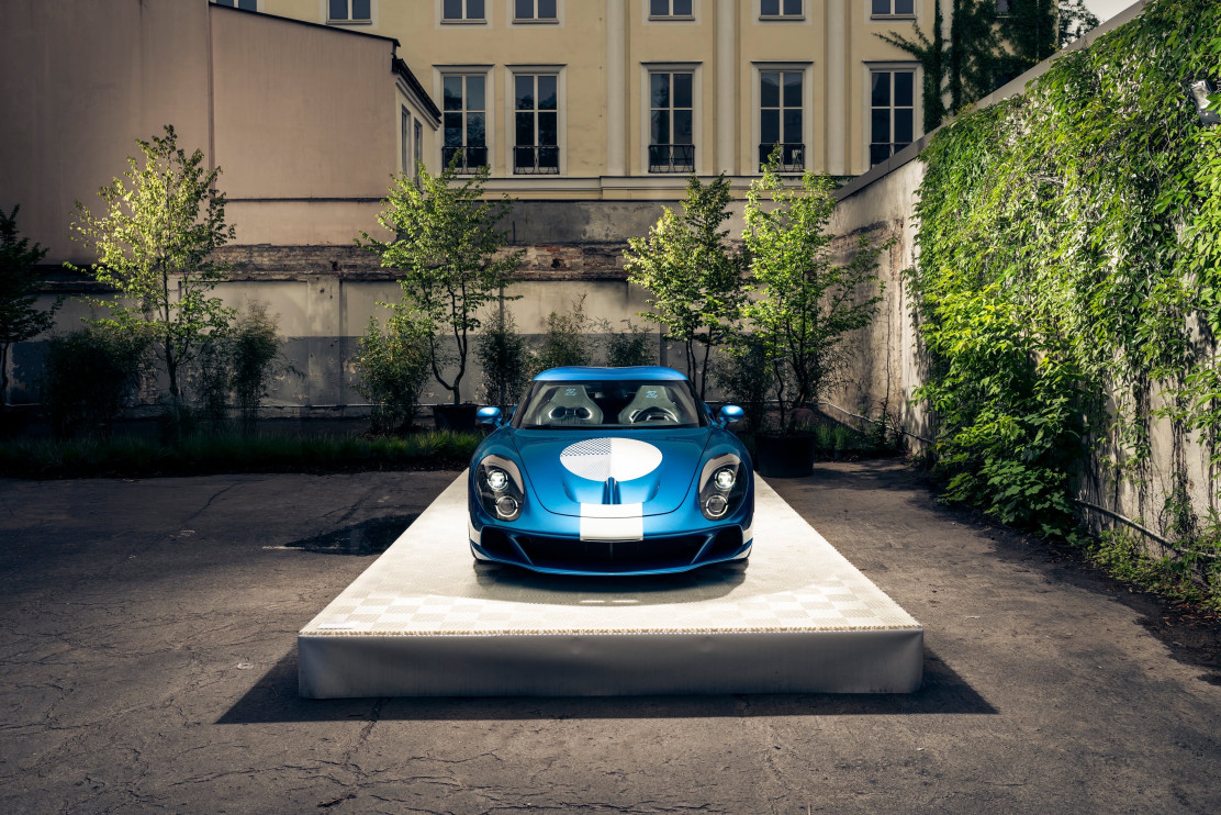 AGTZ Twin Tail apresentado na NADA Villa Varsóvia 2025 / Well.pl, foto de Michał Leja
