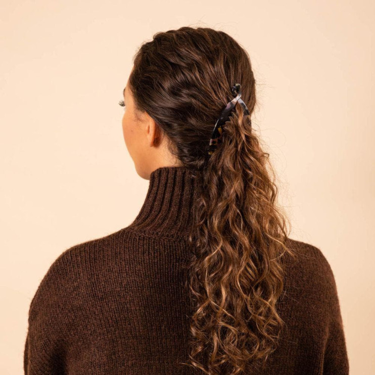 Banana Hair Clip / Tegen Accessories Press Kit