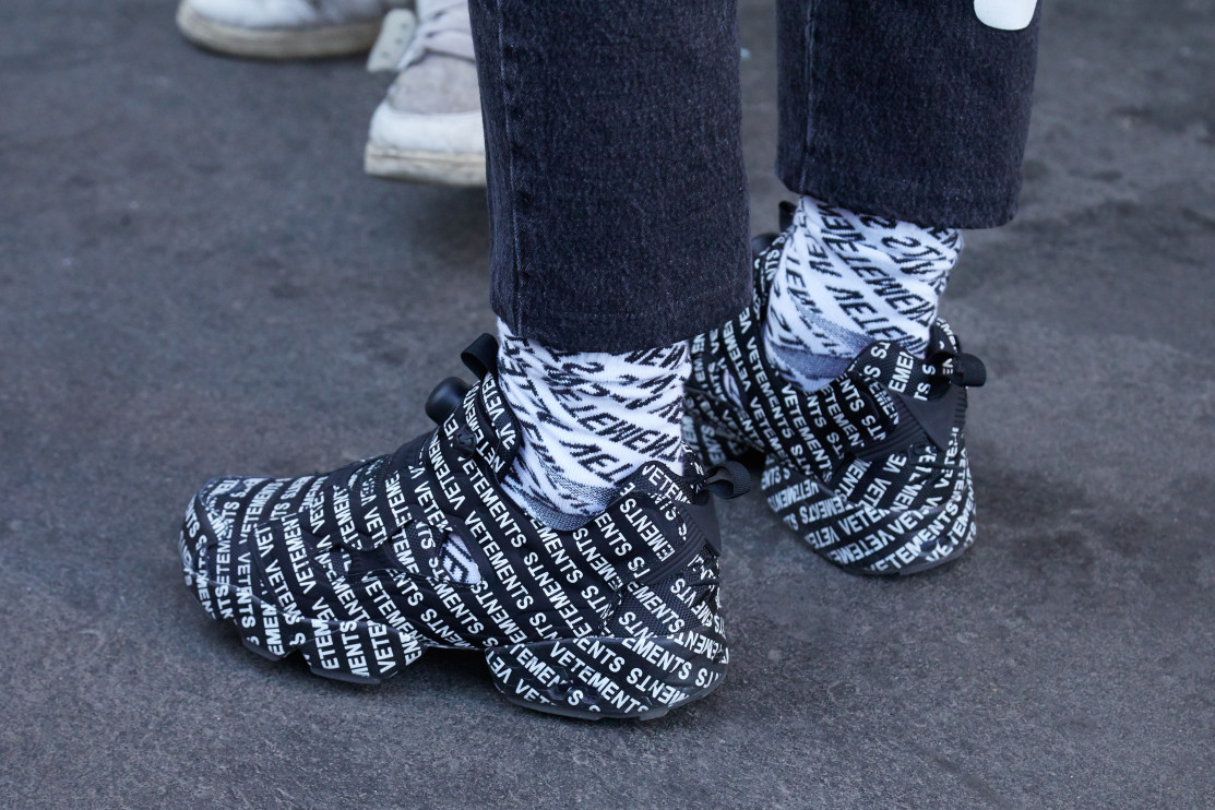 Vetements Shoes / Shutterstock - andersphoto
