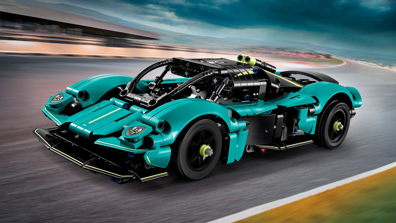 Lego Technic Aston Martin Valkyrie Hypercar / fot. materiały prasowe Aston Martin