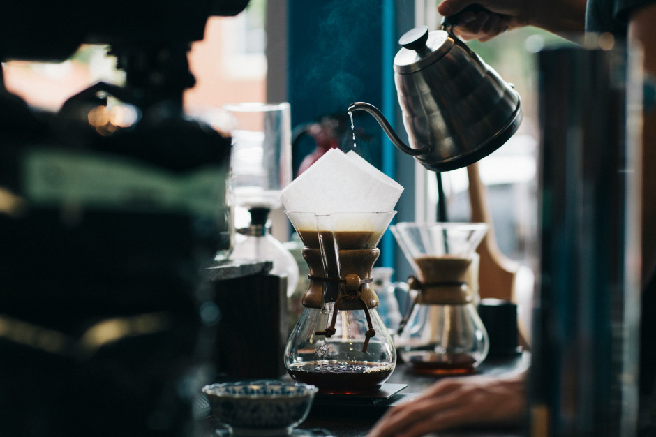 Gotejamento, um método alternativo de preparar café / Unsplash, Karl Fredrickson