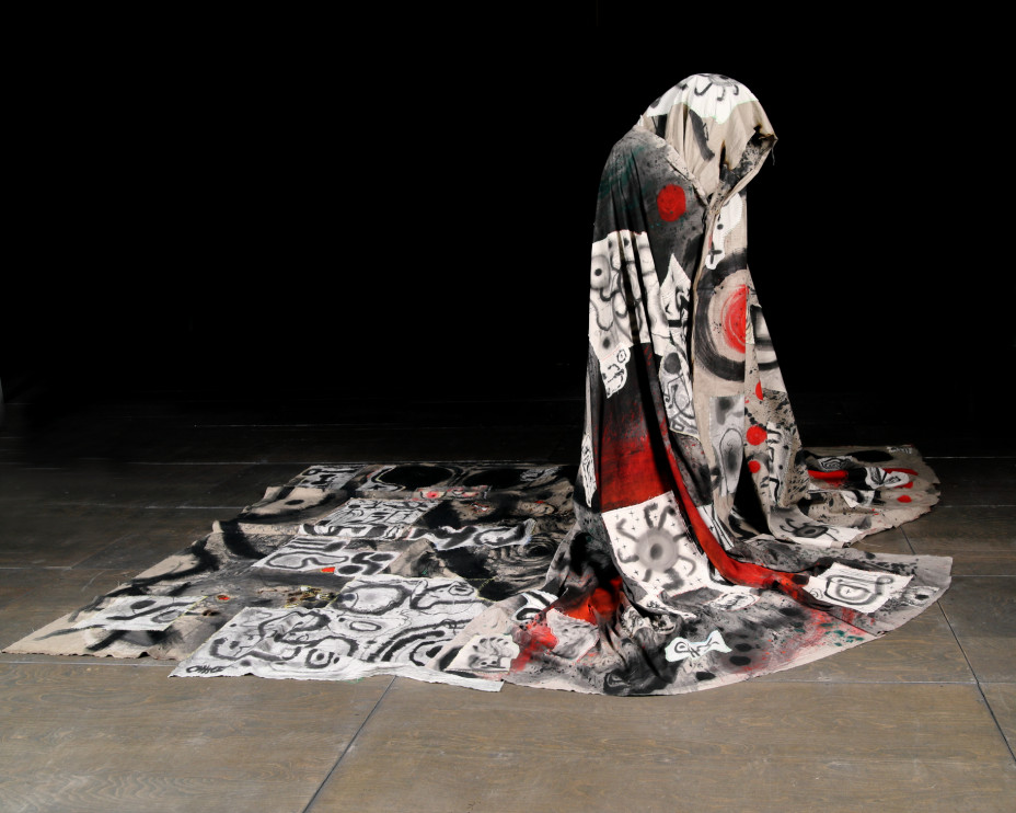 Jakub Julian Ziółkowski Sem título Instalação / materiais de imprensa Museu Manggha em Cracóvia