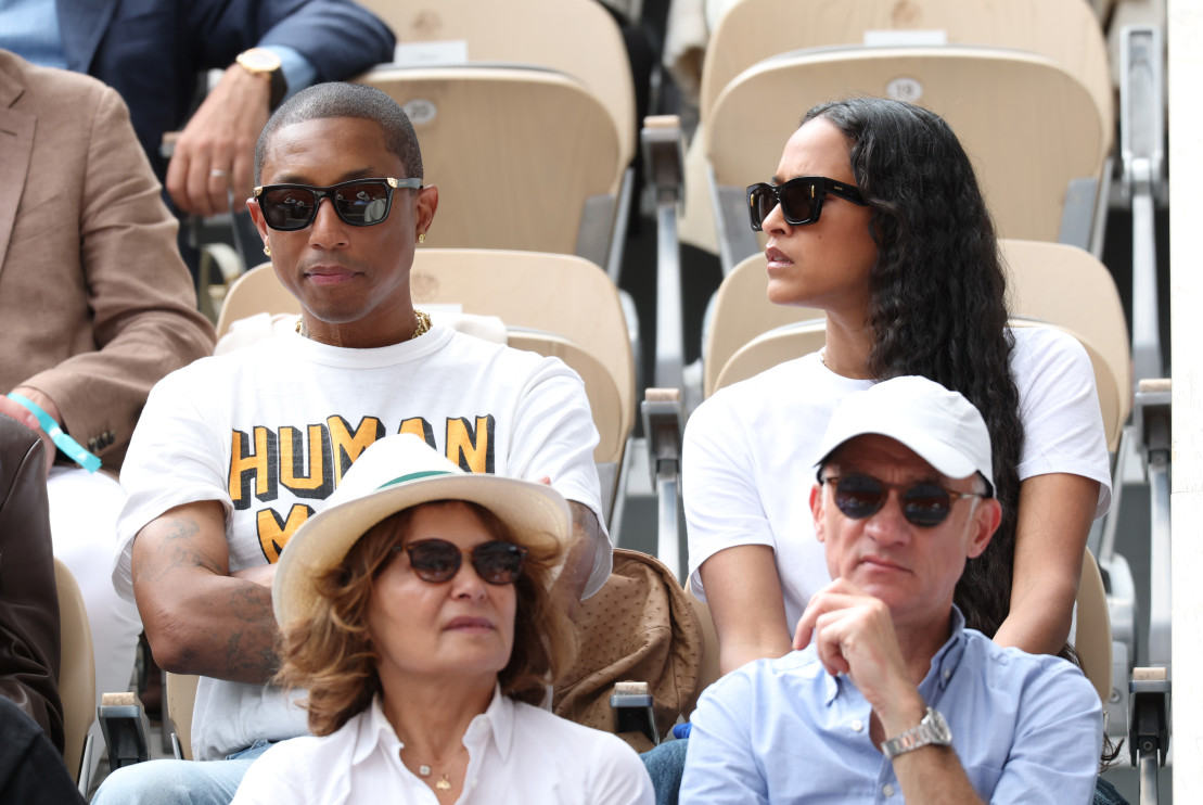 Pharell Williams e Helen Lasichanh durante a final do Aberto da França 2025 / Getty Images
