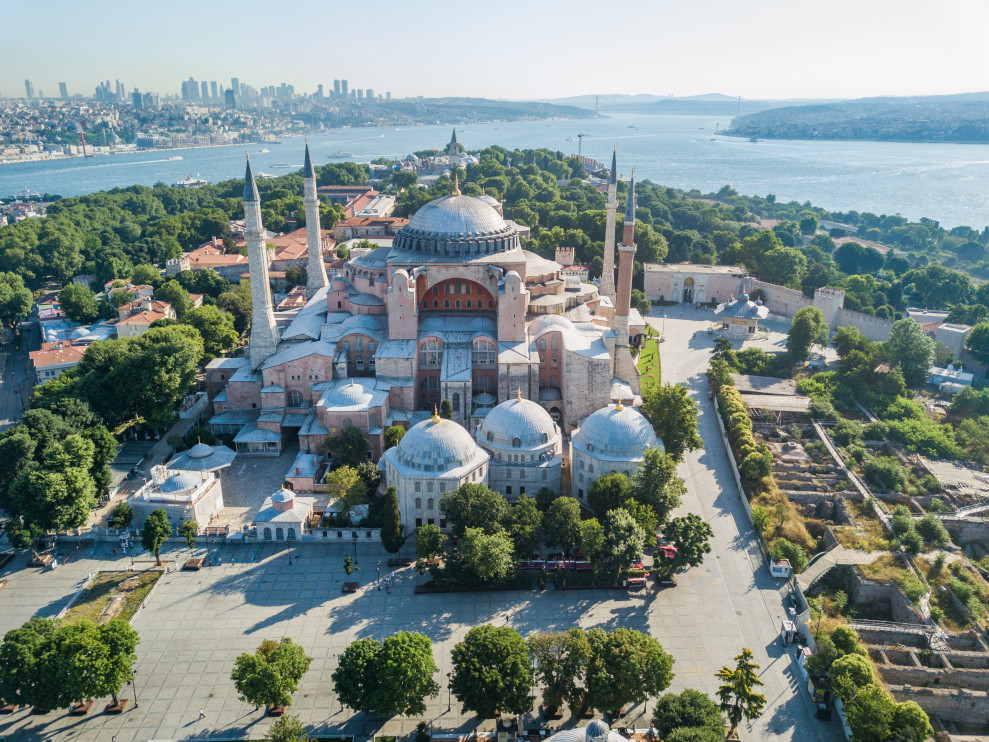 Santa Sofía en Estambul / Shutterstock