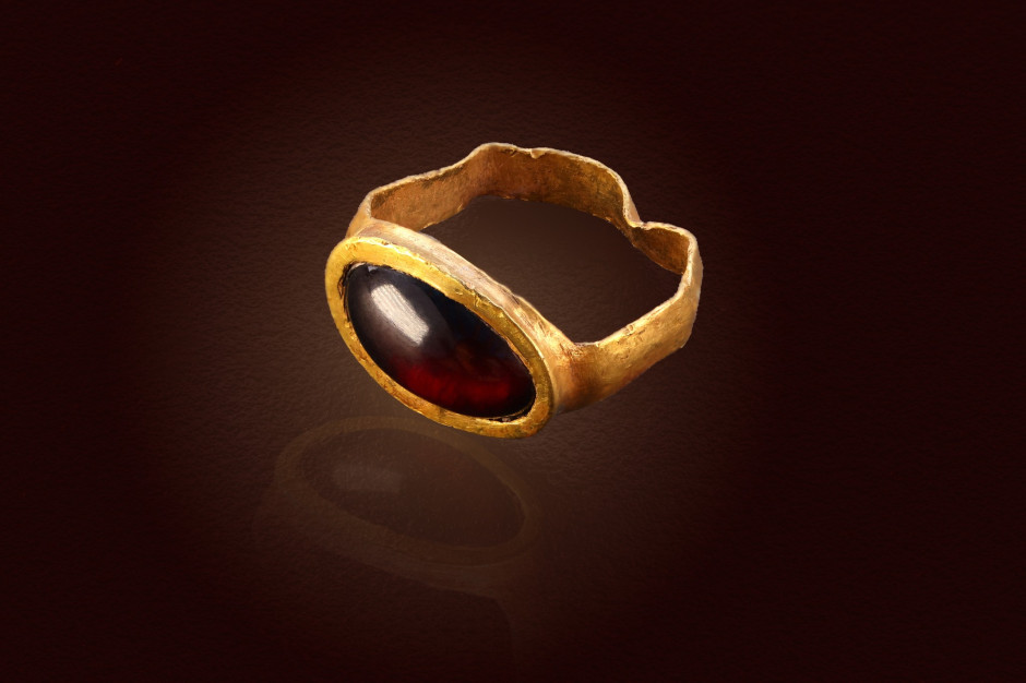2300 jaar oude gouden ring ontdekt in Jeruzalem / Reut Vilf, Stad van David, FB Israel Antiquities Authority