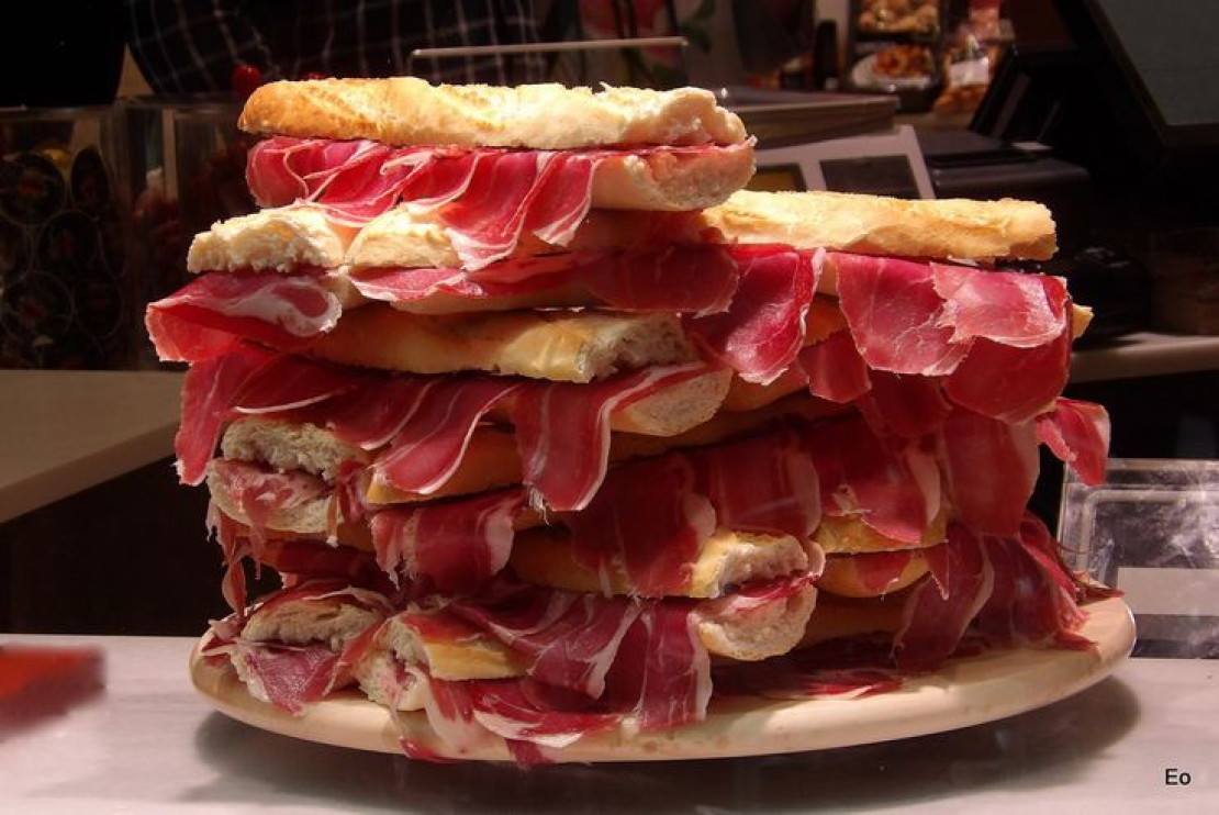 bocadillo de jamón ibérico/photo Shutterstock